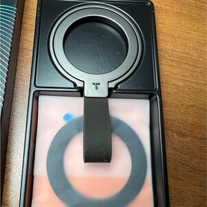 Verstile MagSafe Phone Grip, Holder, Kickstand (iPhone &
Android Users Friendly)